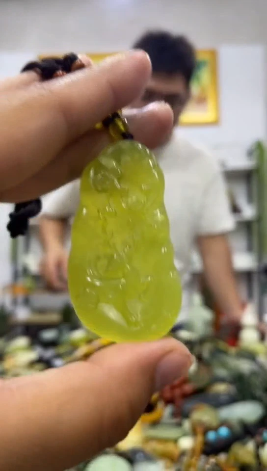 未镶嵌岫玉吊坠