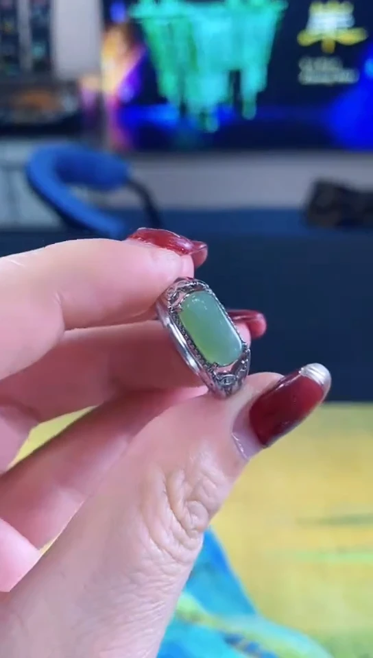 【闪购商品】翡翠颈饰未镶嵌00000016