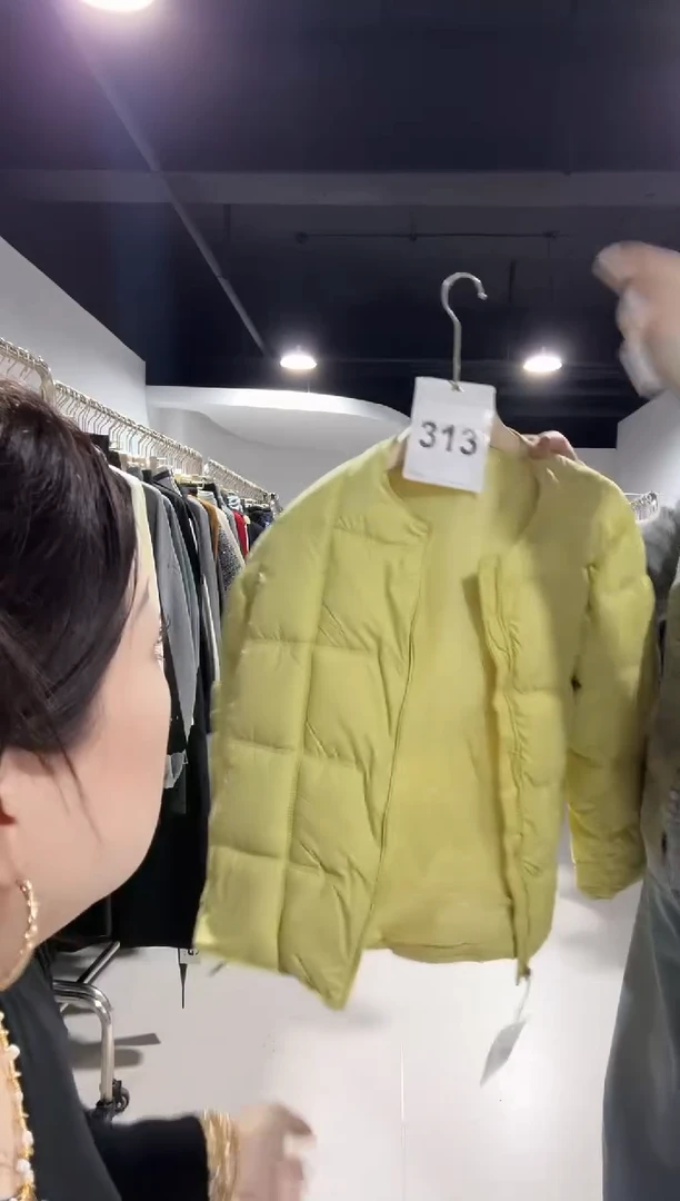 313-黄色棉服·········