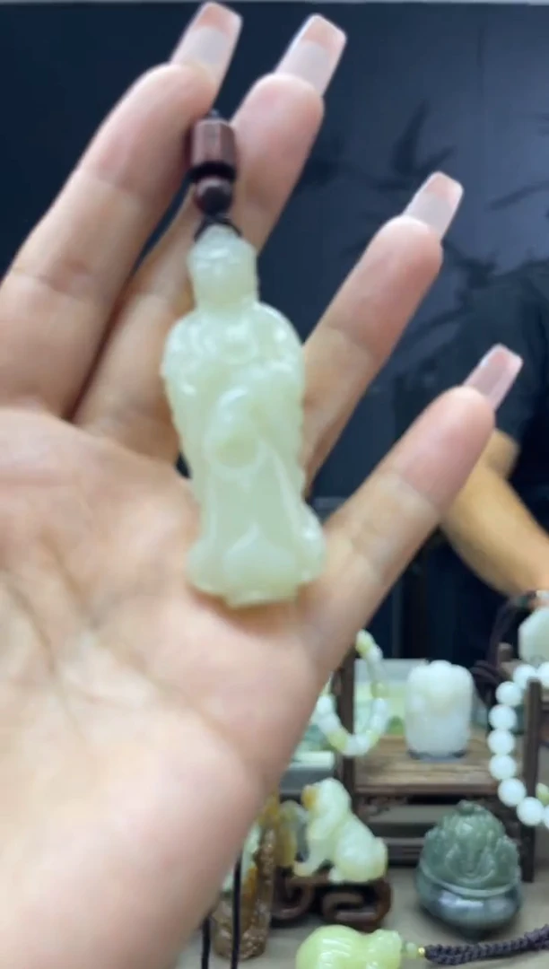 颈饰未镶嵌和田玉1