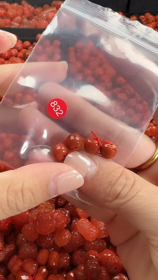 颈饰未镶嵌南红玛瑙1