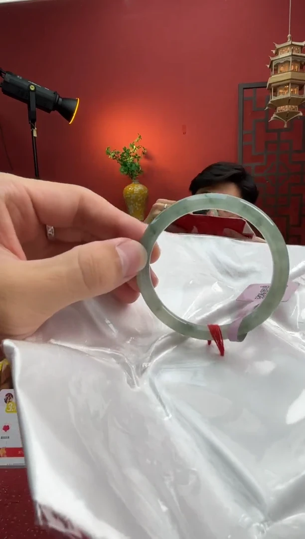 未镶嵌手镯（圆镯）翡翠翡翠手镯13