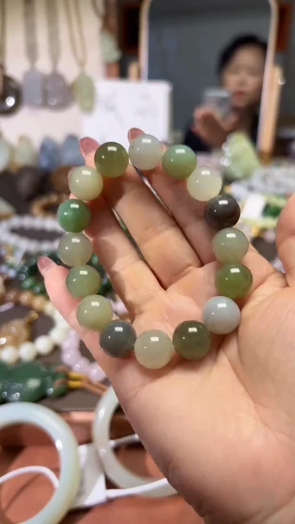 未镶嵌手串和田玉1