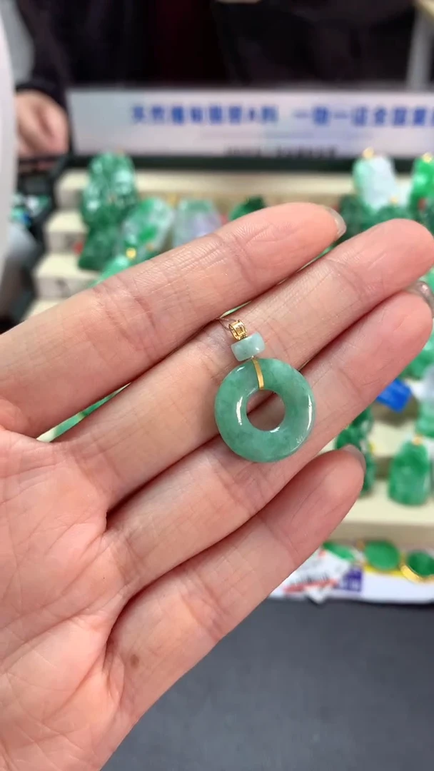 【闪购商品】翡翠吊坠(不含链)18K金镶嵌挂件