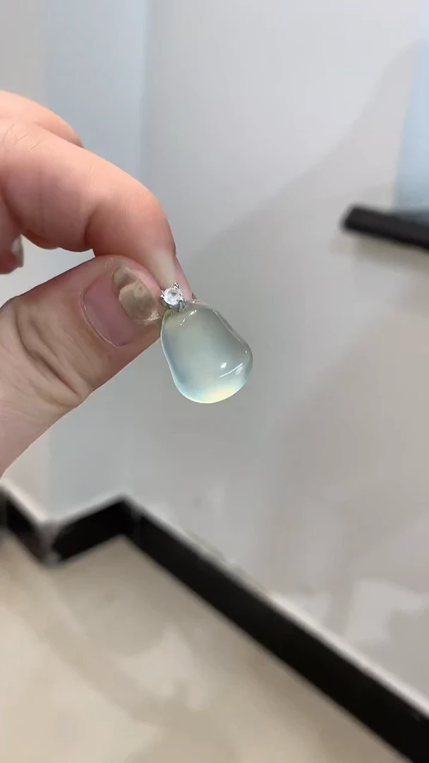 未镶嵌蛇纹石玉吊坠(不含链)福瓜