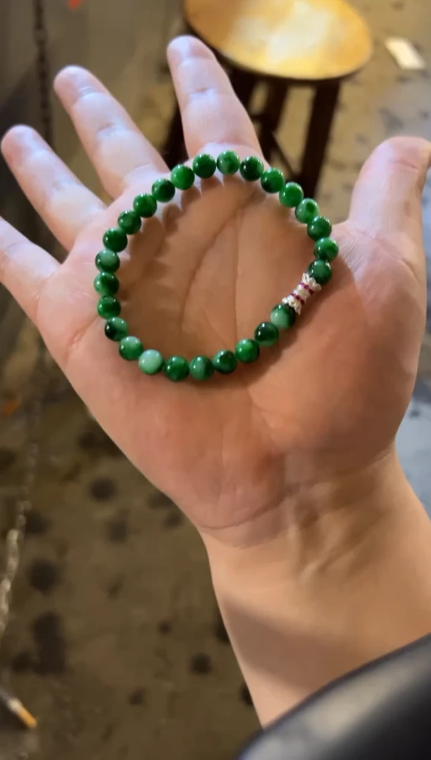 定制翡翠未镶嵌手串