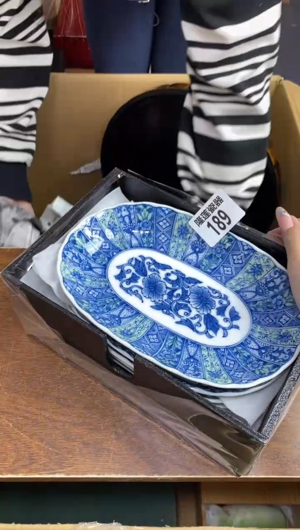 【闪购商品】瓷片隆莲瓷器欢迎大家