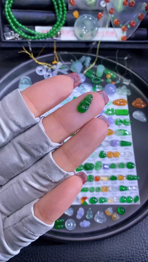 未镶嵌挂件翡翠豆子