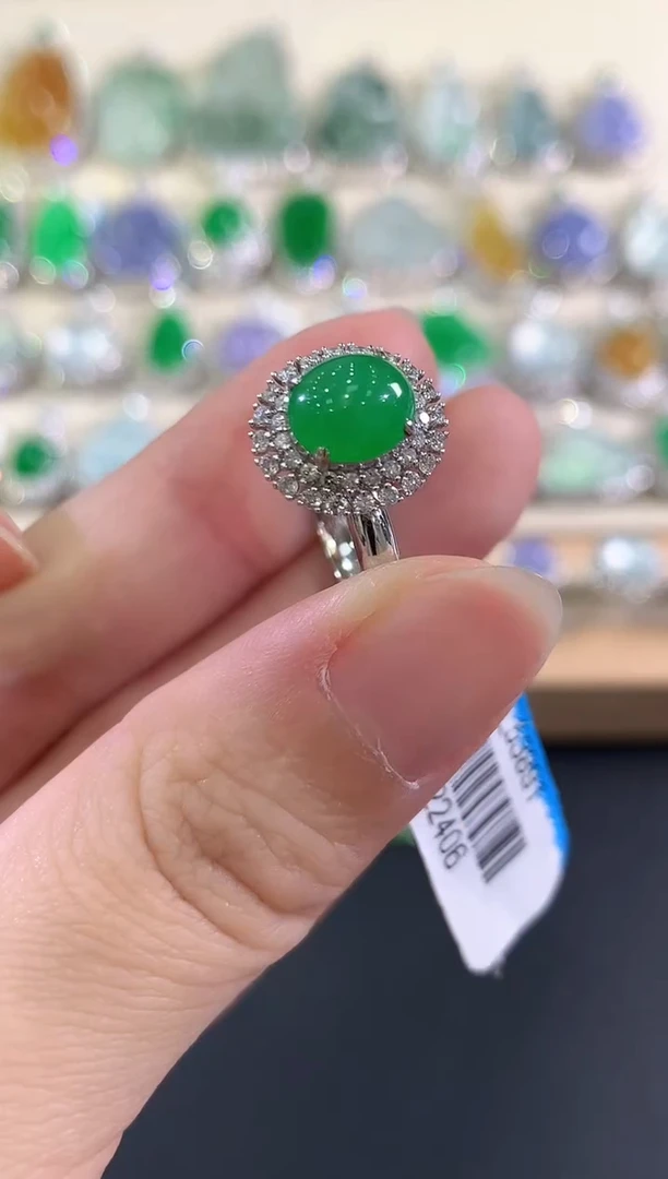 18K金镶嵌戒指翡翠b305