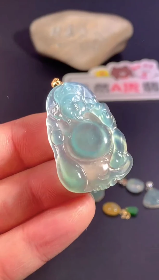 颈饰18K金镶嵌翡翠