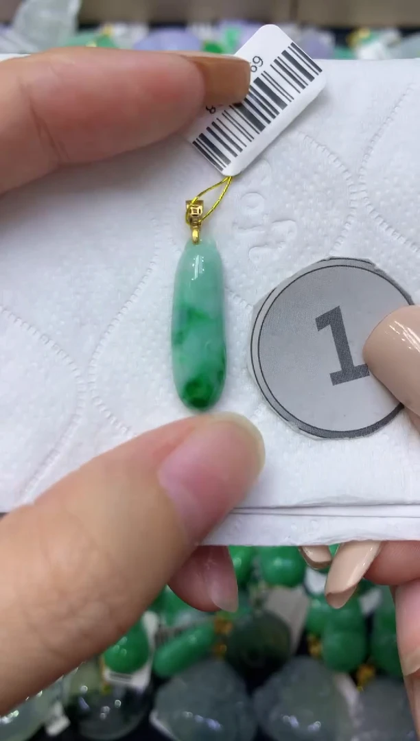 颈饰未镶嵌翡翠天然缅甸翡翠A货