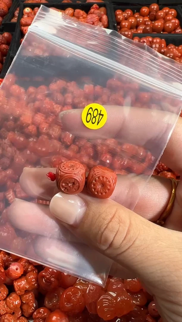 颈饰未镶嵌南红玛瑙1