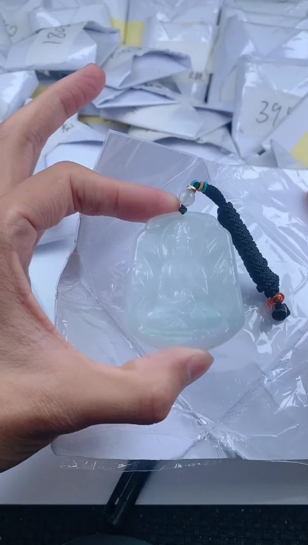 翡翠未镶嵌颈饰