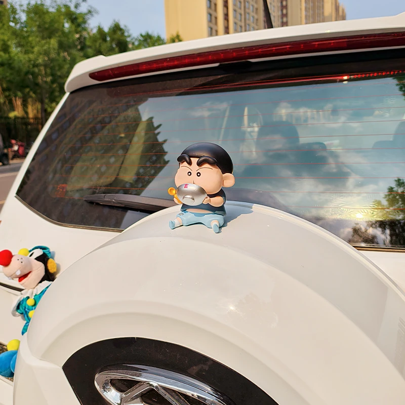 汽车装饰摆件车顶尾部玩偶后备箱车外公仔挂件蜡笔小新车载装饰品