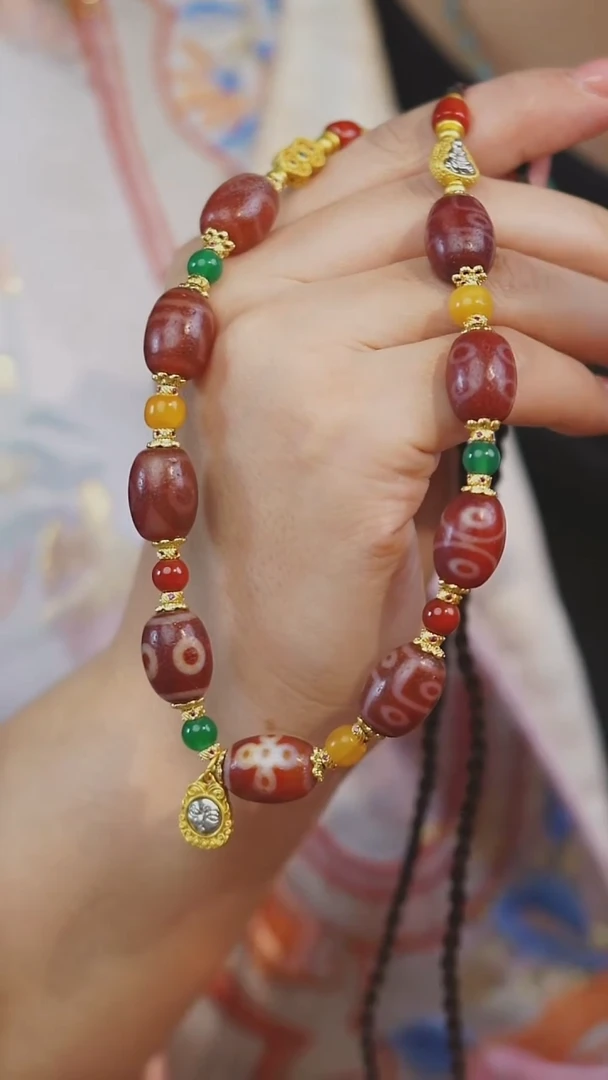 未镶嵌套链玛瑙/玉髓（覆膜）多样性发其一