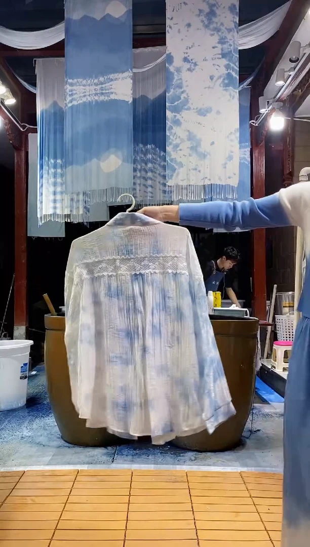 云浅蓝深 扎染服装  背后蕾丝防晒衬衫