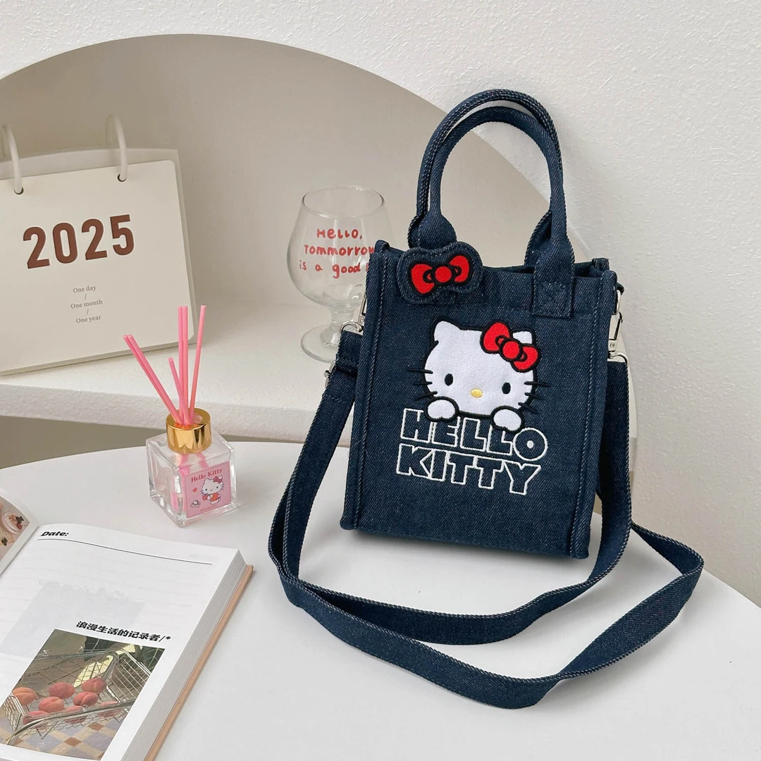 正版授权凯蒂猫牛仔包系列方形可爱收纳包化妆包手拎包