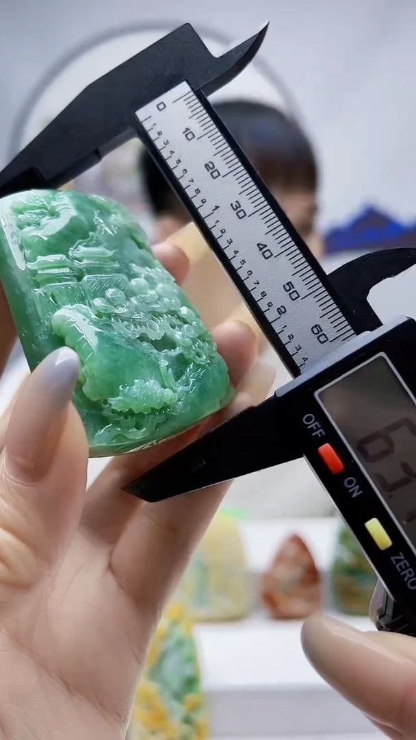 未镶嵌定制翡翠山**恙毛货挂件8