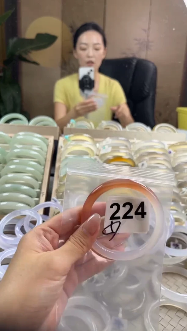 手镯玛瑙/玉髓未镶嵌224