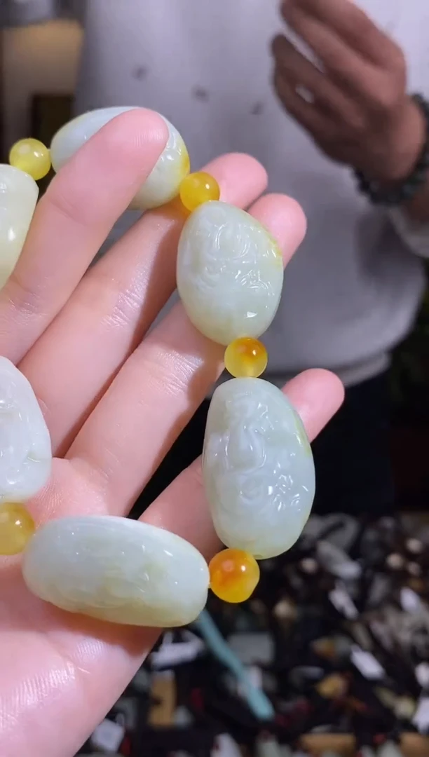 颈饰未镶嵌和田玉1