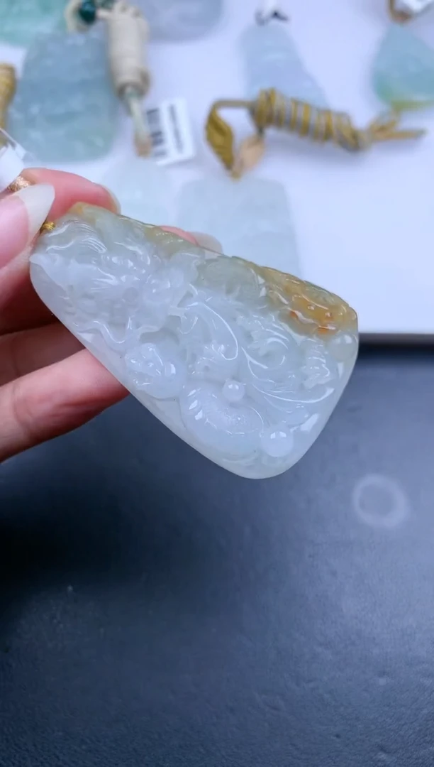 【闪购商品】翡翠挂件未镶嵌哈轩 挂件1