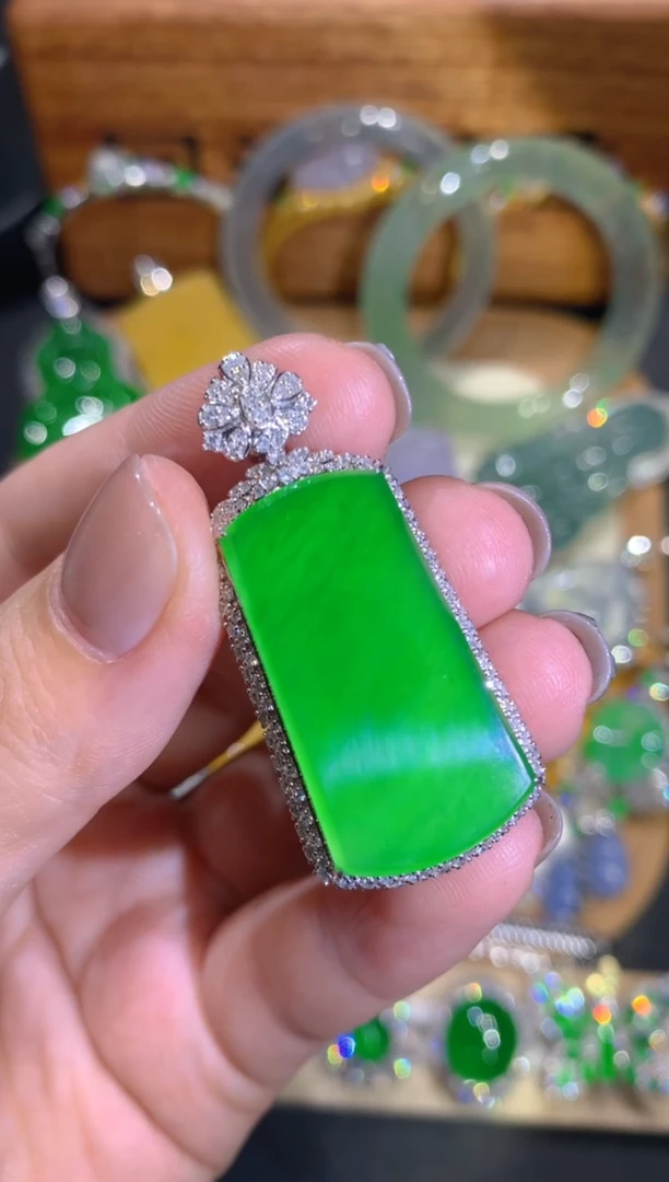 翡翠18K金镶嵌吊坠(不含链)41团购多样性发其一