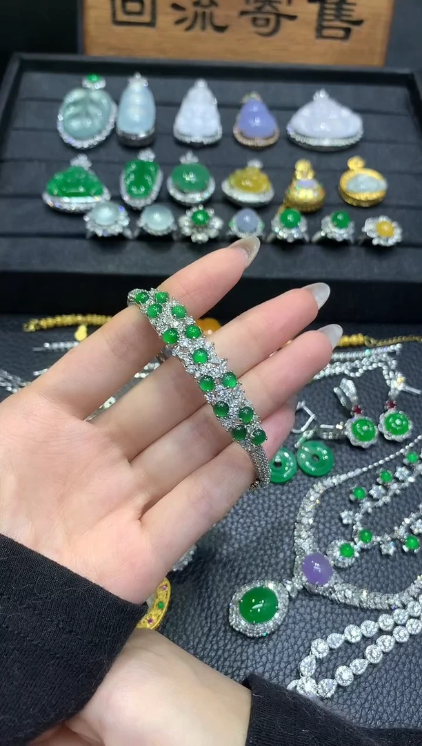 未镶嵌手镯翡翠2多样性随机发货1件