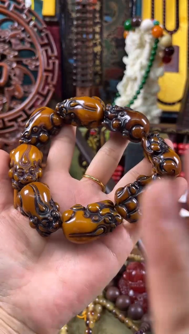 原矿蜜蜡貔貅——————————————