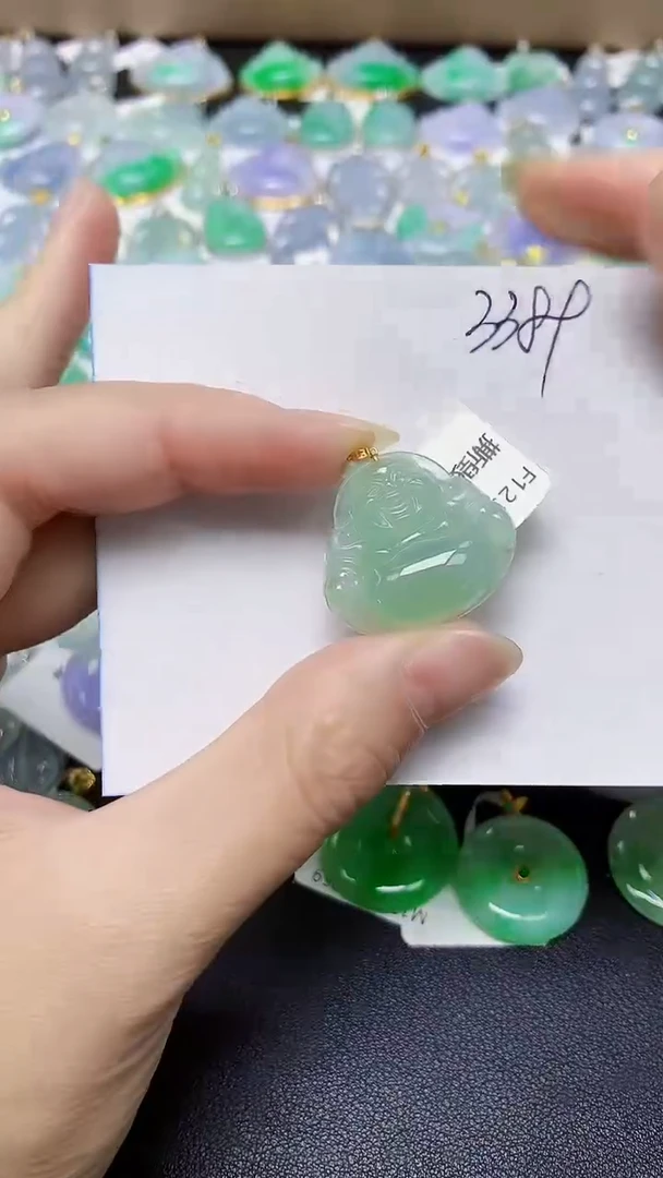 翡翠18K金镶嵌颈饰 天然缅甸翡翠A货