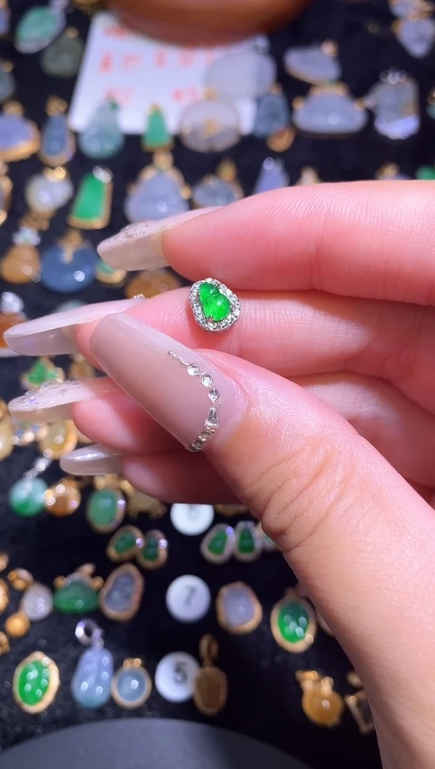 颈饰银S925镶嵌翡翠天然a货翡翠