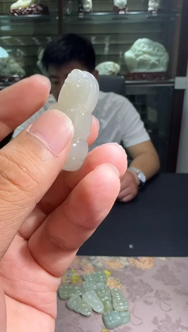 和田玉未镶嵌吊坠(不含链)【陆524】38 9001