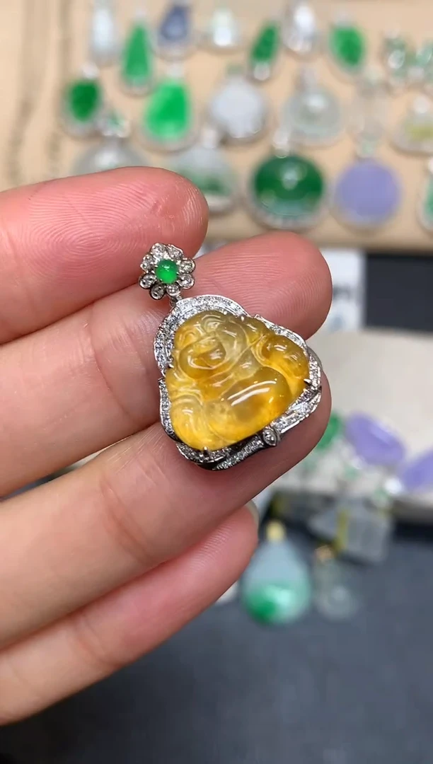 颈饰18K金镶嵌翡翠佛公【无服务费