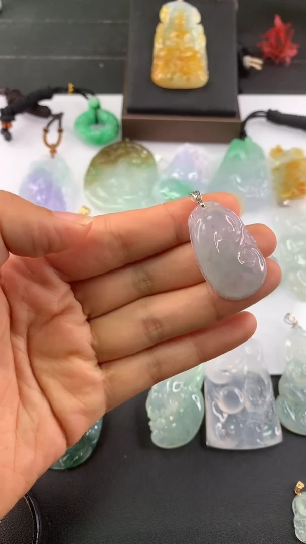 翡翠未镶嵌颈饰吊坠