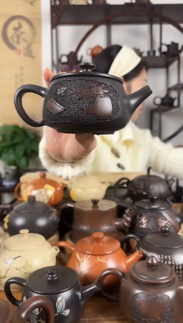 云南建水紫陶茶壶200CC左右球孔