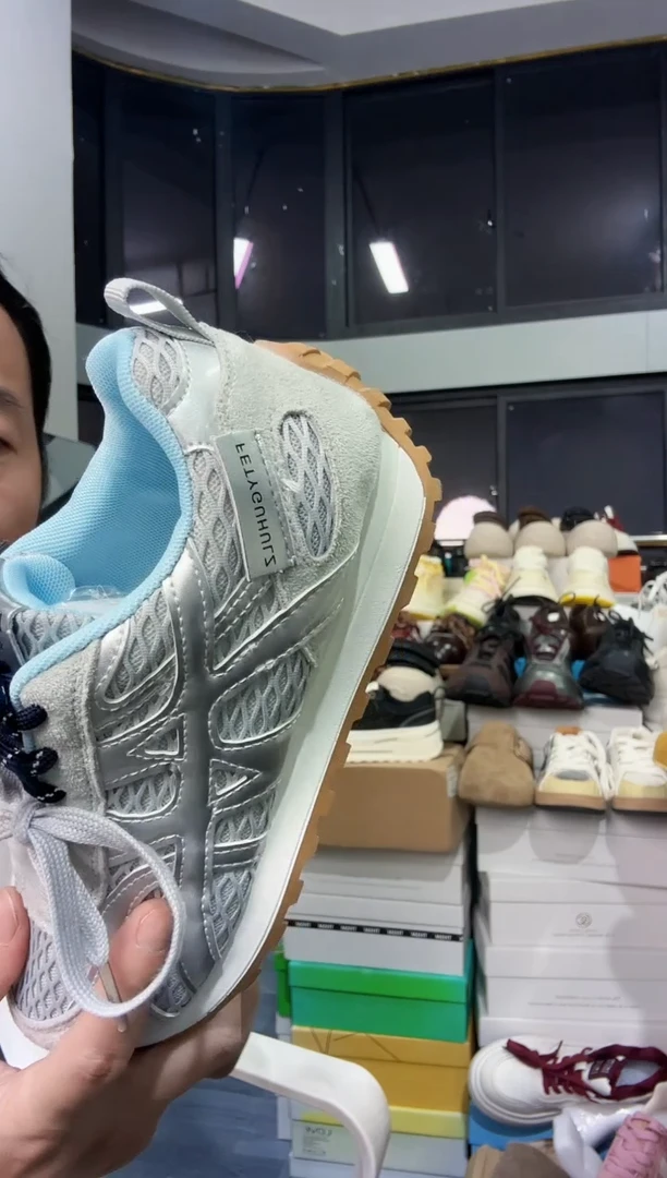 天****草银灰色蓝边德训鞋38
