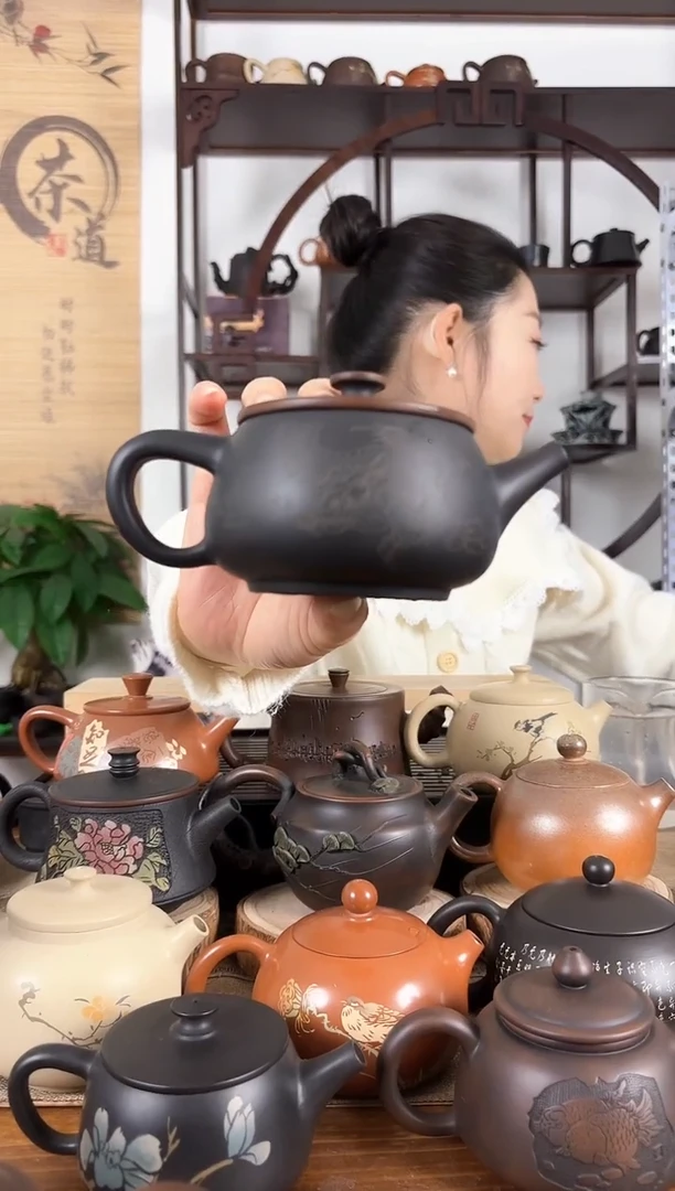 云南建水紫陶茶壶200CC左右