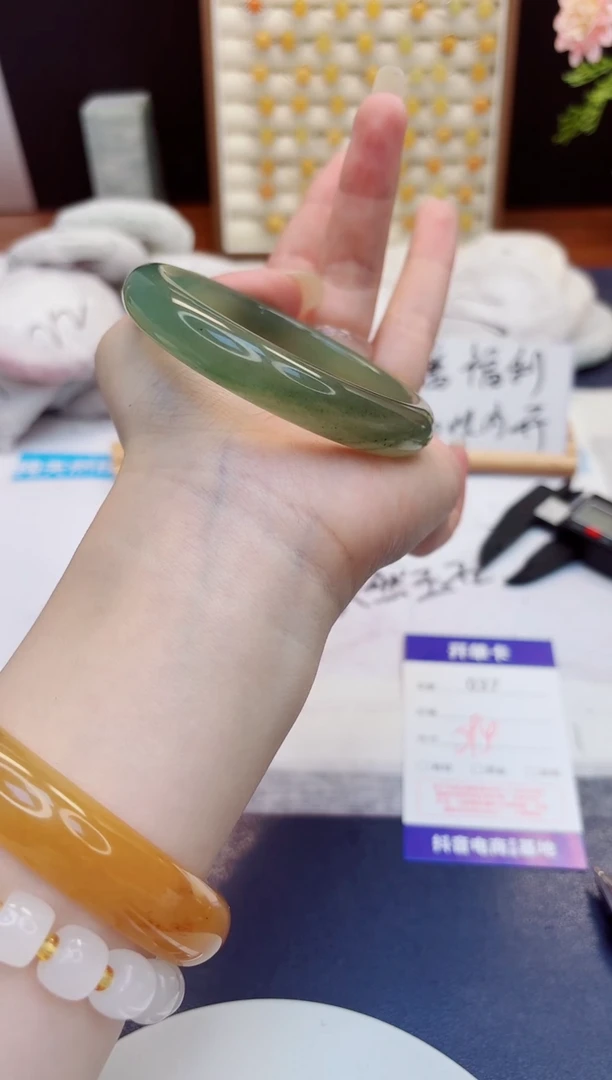 未镶嵌手镯石英质玉37-东陵玉-圈口59