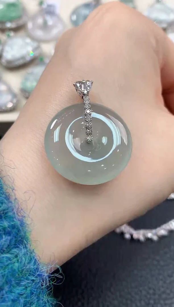 【闪购商品】翡翠颈饰18K金镶嵌B62   