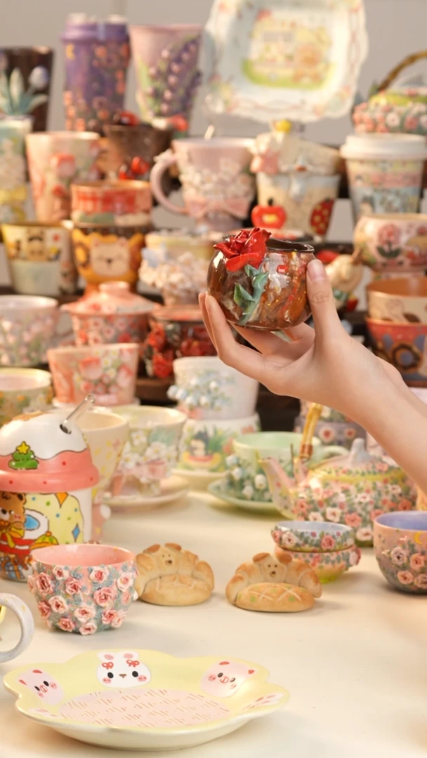 摆件陶景德镇釉下彩手绘设计师款陶瓷