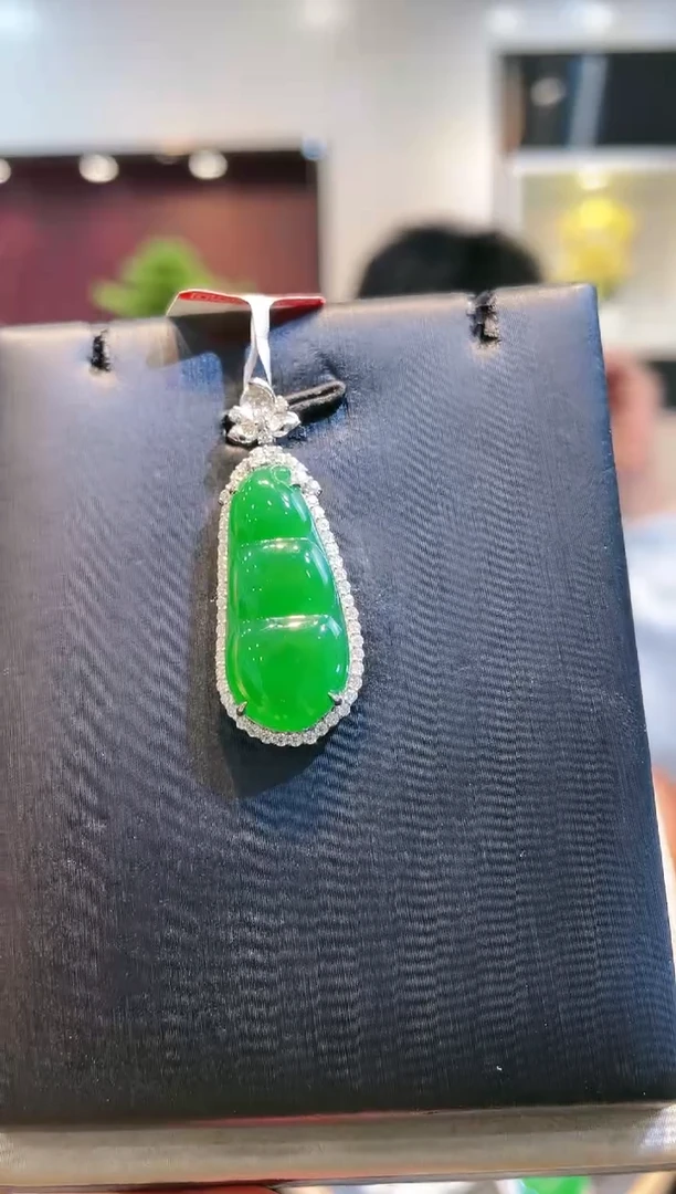 【闪购商品】翡翠颈饰18K金镶嵌A94天然A货翡翠吊坠