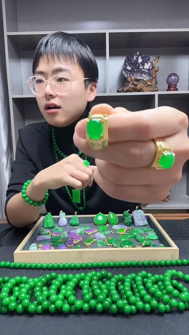 14K金镶嵌戒指翡翠戒指