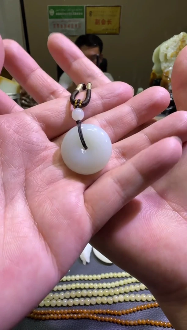 吊坠(赠链)未镶嵌和田玉天泰白玉平安扣（产地直发）