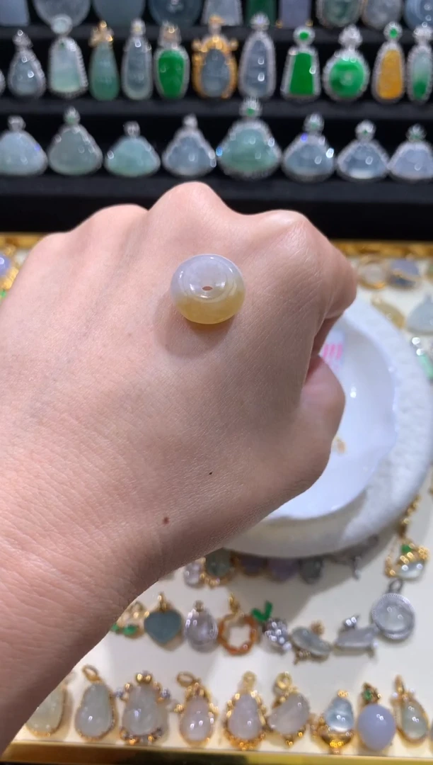 颈饰未镶嵌翡翠三****婷翡翠