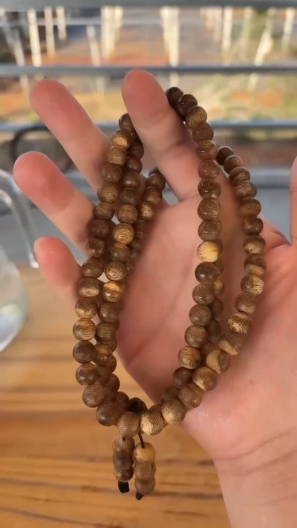 【闪购商品】沉香吊坠0.8黄油格圆珠多圈24克+