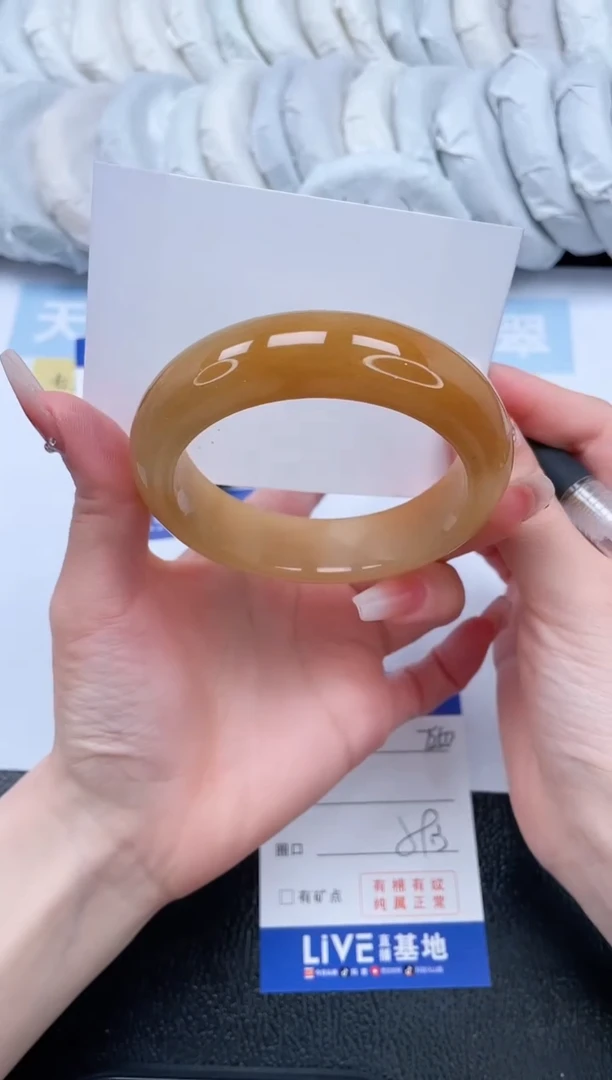 【闪购商品】石英质玉手镯未镶嵌T250-59.3