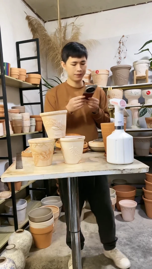 【闪购商品】红陶13*13玛奇朵浮雕 3盆无托