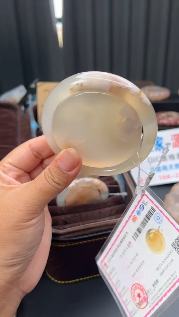 石英质玉手镯未镶嵌赠送镯心（圈口59