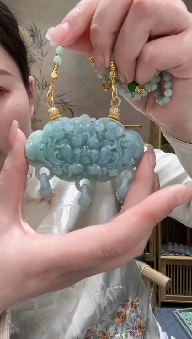 【闪购商品】翡翠颈饰未镶嵌吊坠