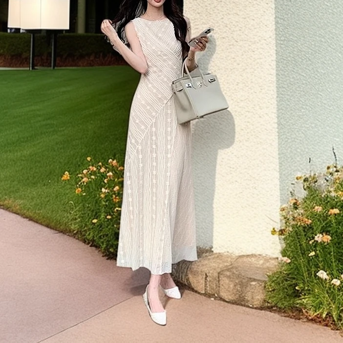 8252米色蕾丝拼接无袖连衣裙女修身气质A字长裙子夏季新收腰名媛