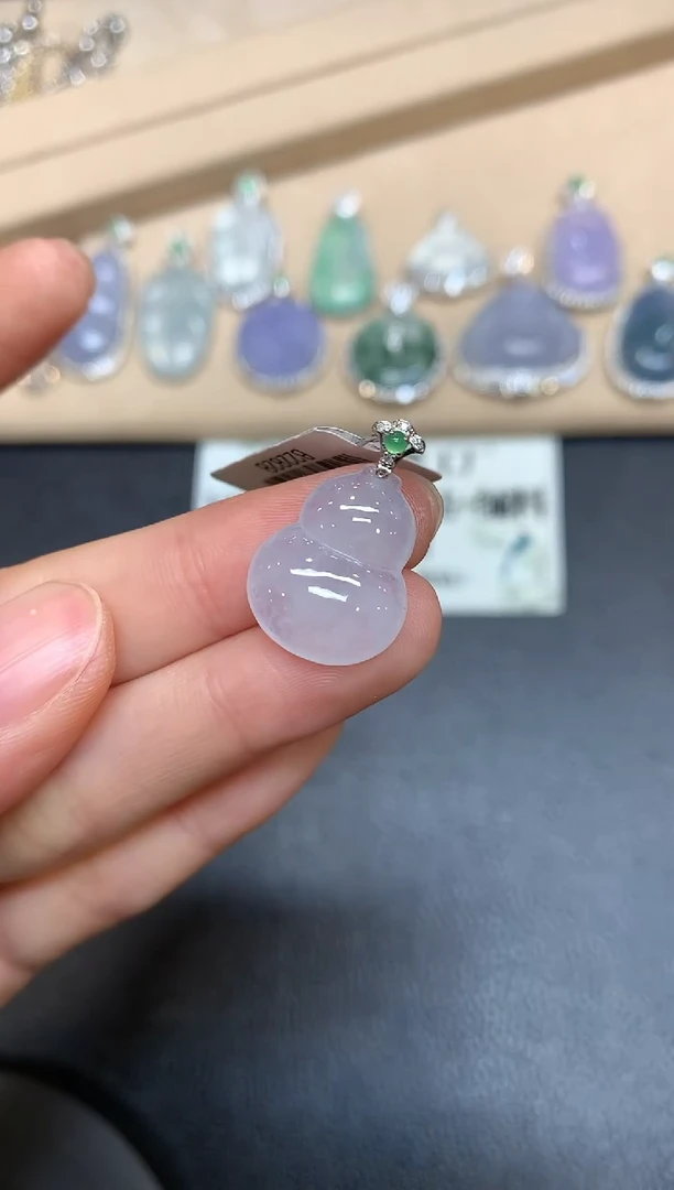 【闪购商品】翡翠颈饰18K金镶嵌葫芦【无服务费